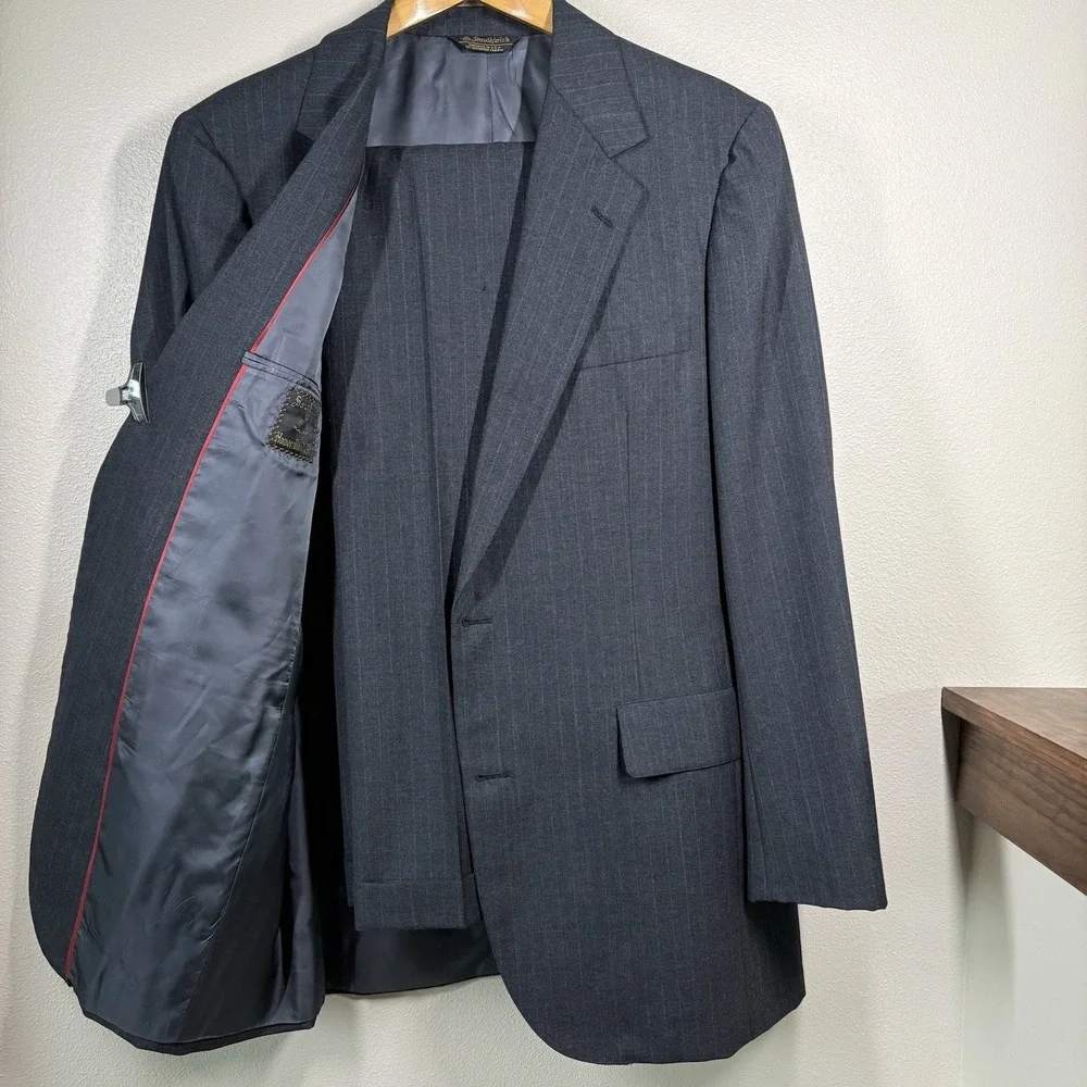 RARE Vintage Southwick 2 Piece Dark Gray Striped  Wool Suit 44R 39x31 Lined Read
